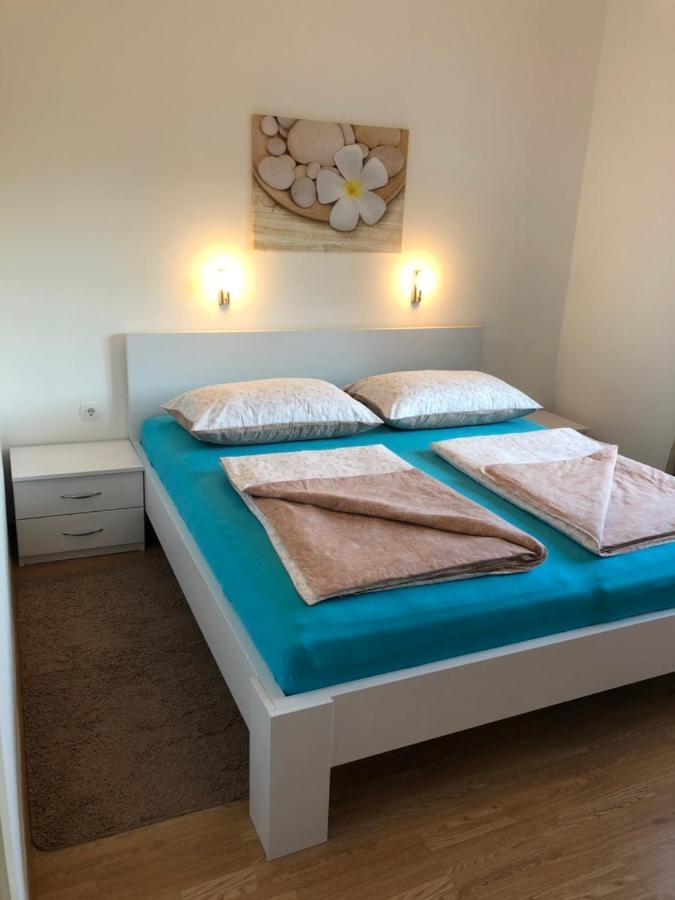 Apartment Branka Banjol Buitenkant foto